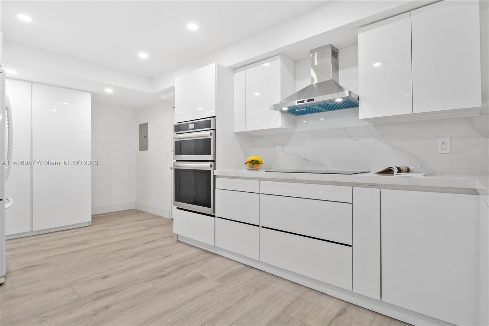 1121 Crandon Blvd Unit: D304