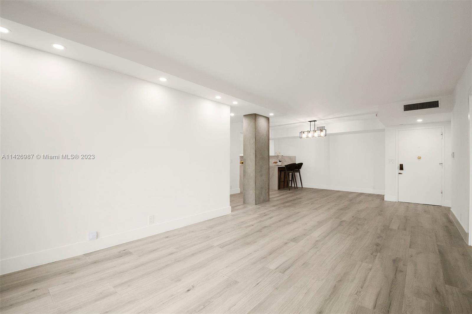 1121 Crandon Blvd Unit: D304