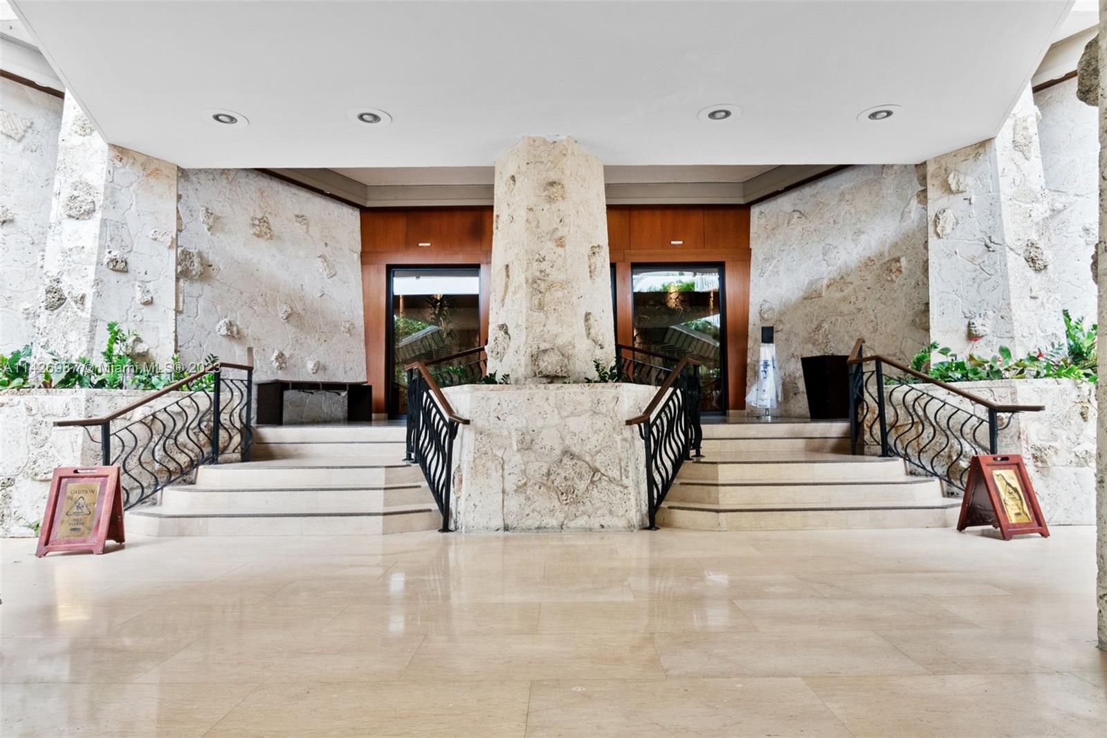 1121 Crandon Blvd Unit: D304