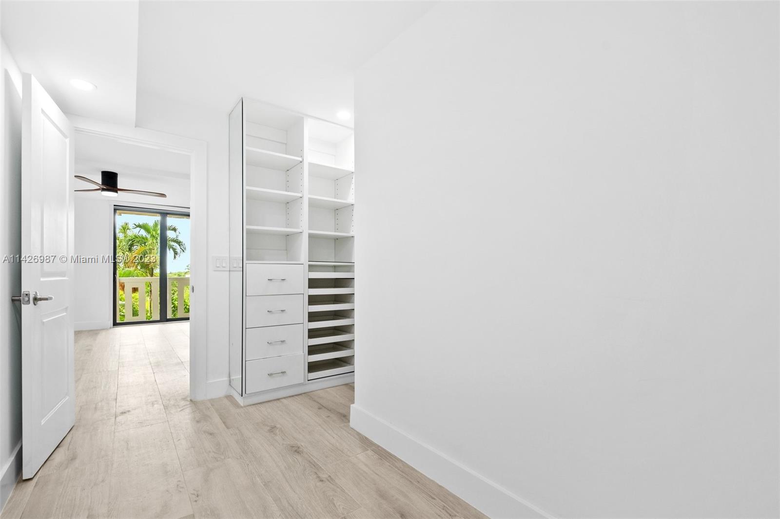 1121 Crandon Blvd Unit: D304