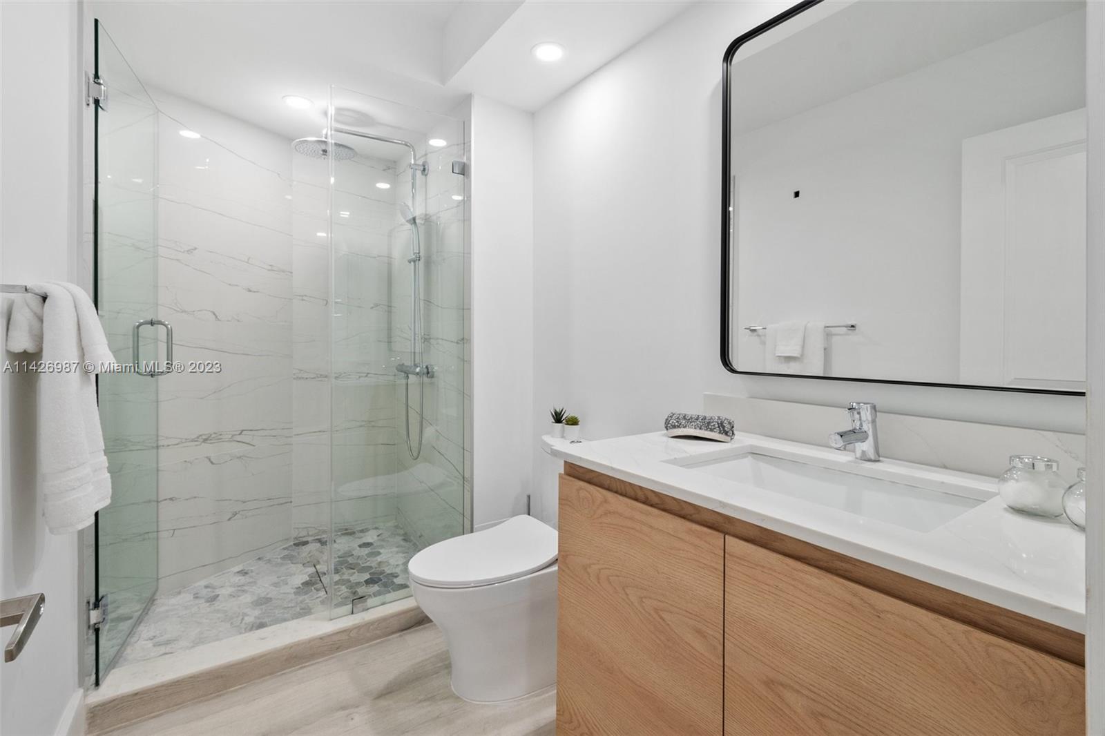 1121 Crandon Blvd Unit: D304