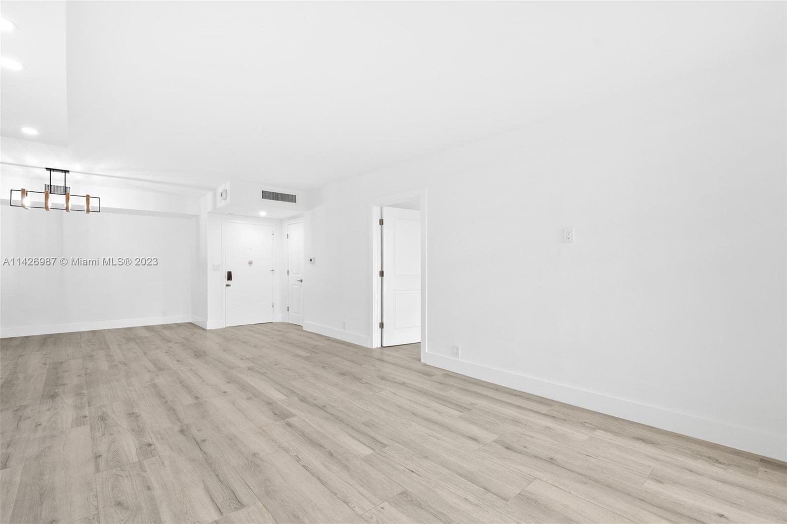 1121 Crandon Blvd Unit: D304