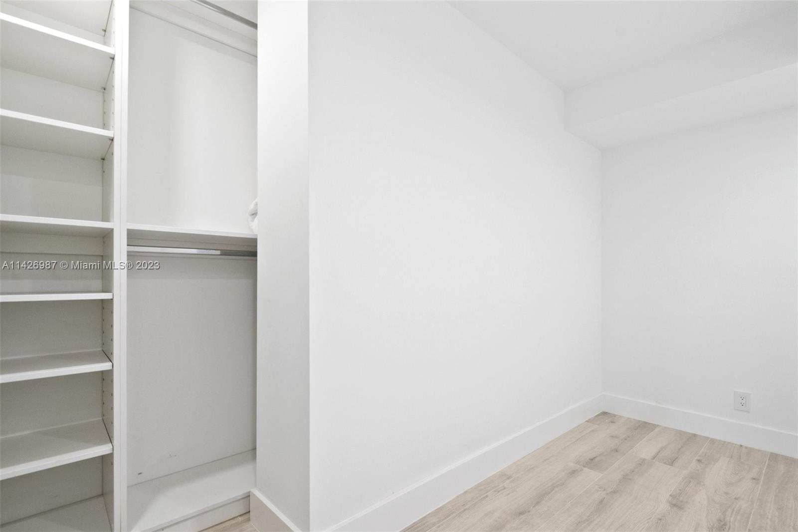 1121 Crandon Blvd Unit: D304
