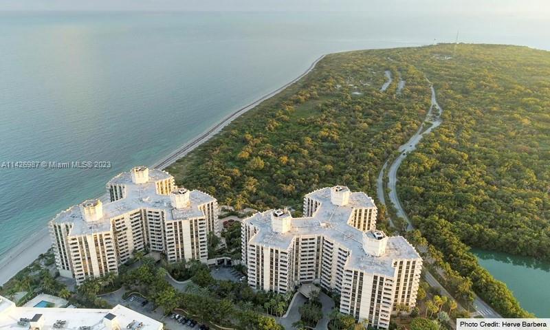 1121 Crandon Blvd Unit: D304