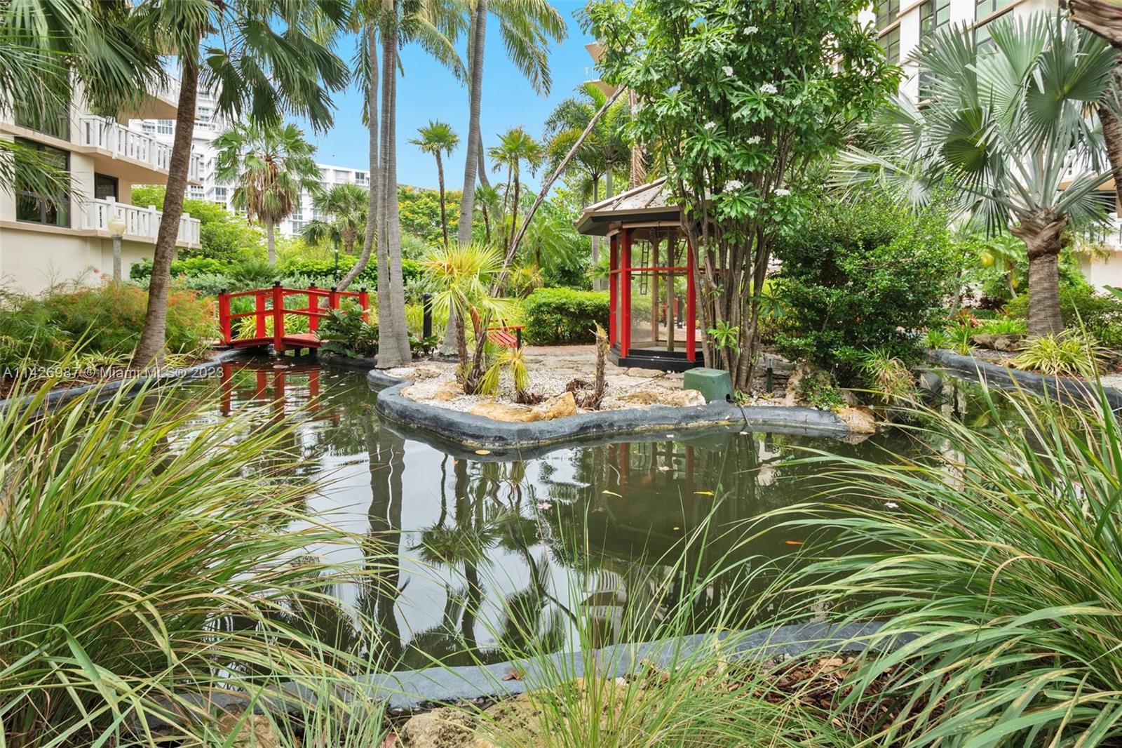1121 Crandon Blvd Unit: D304