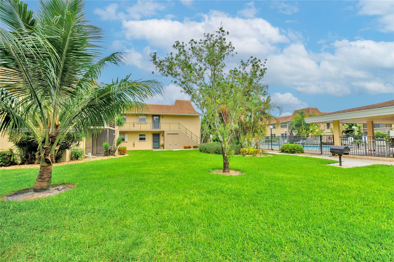 1231 NW 13th St Unit: 472F