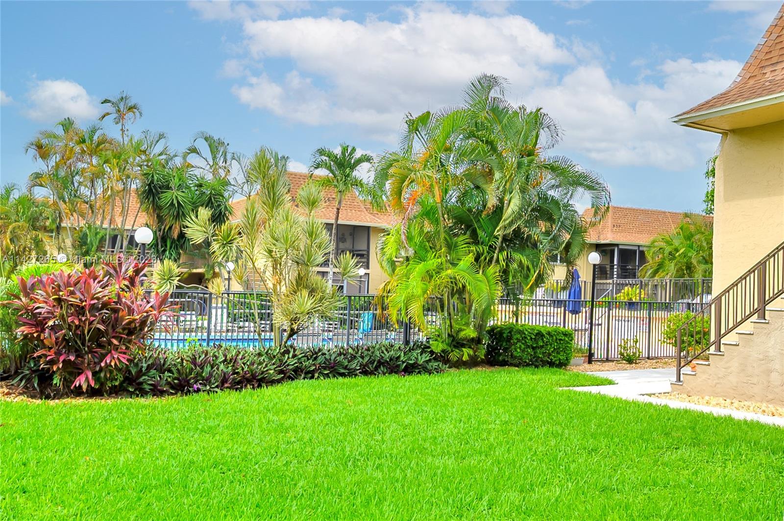 1231 NW 13th St Unit: 472F