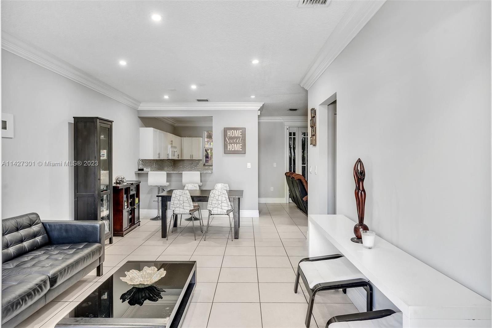 210 Riverwalk Cir Unit: 210