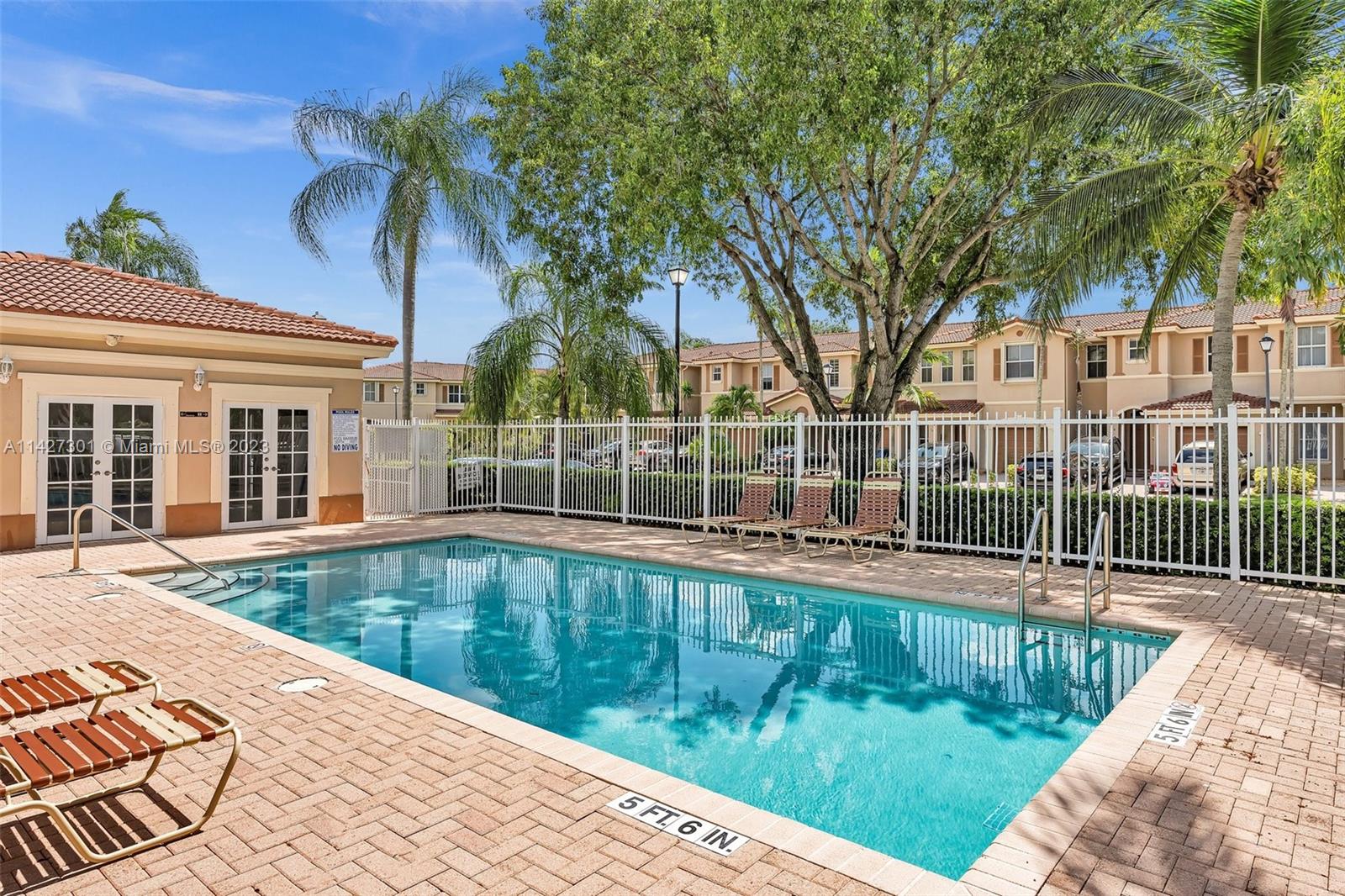 210 Riverwalk Cir Unit: 210