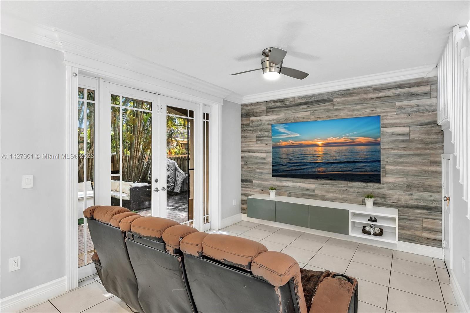 210 Riverwalk Cir Unit: 210