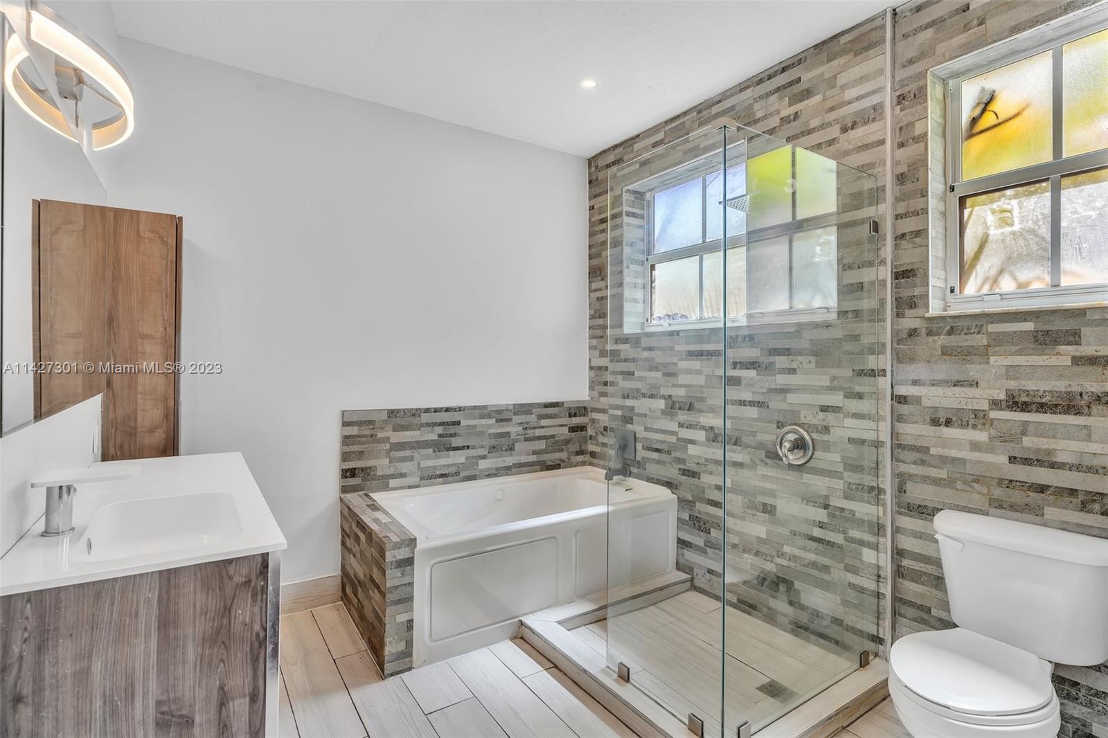 210 Riverwalk Cir Unit: 210