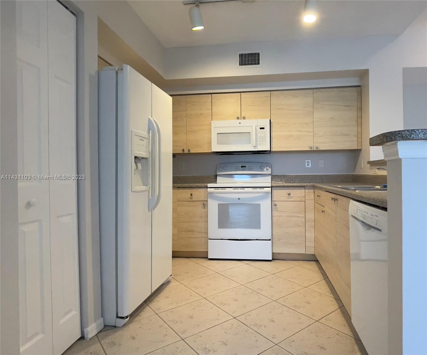2090 W W Preserve Way Unit: 305
