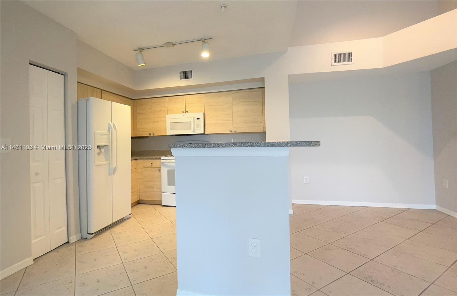 2090 W W Preserve Way Unit: 305