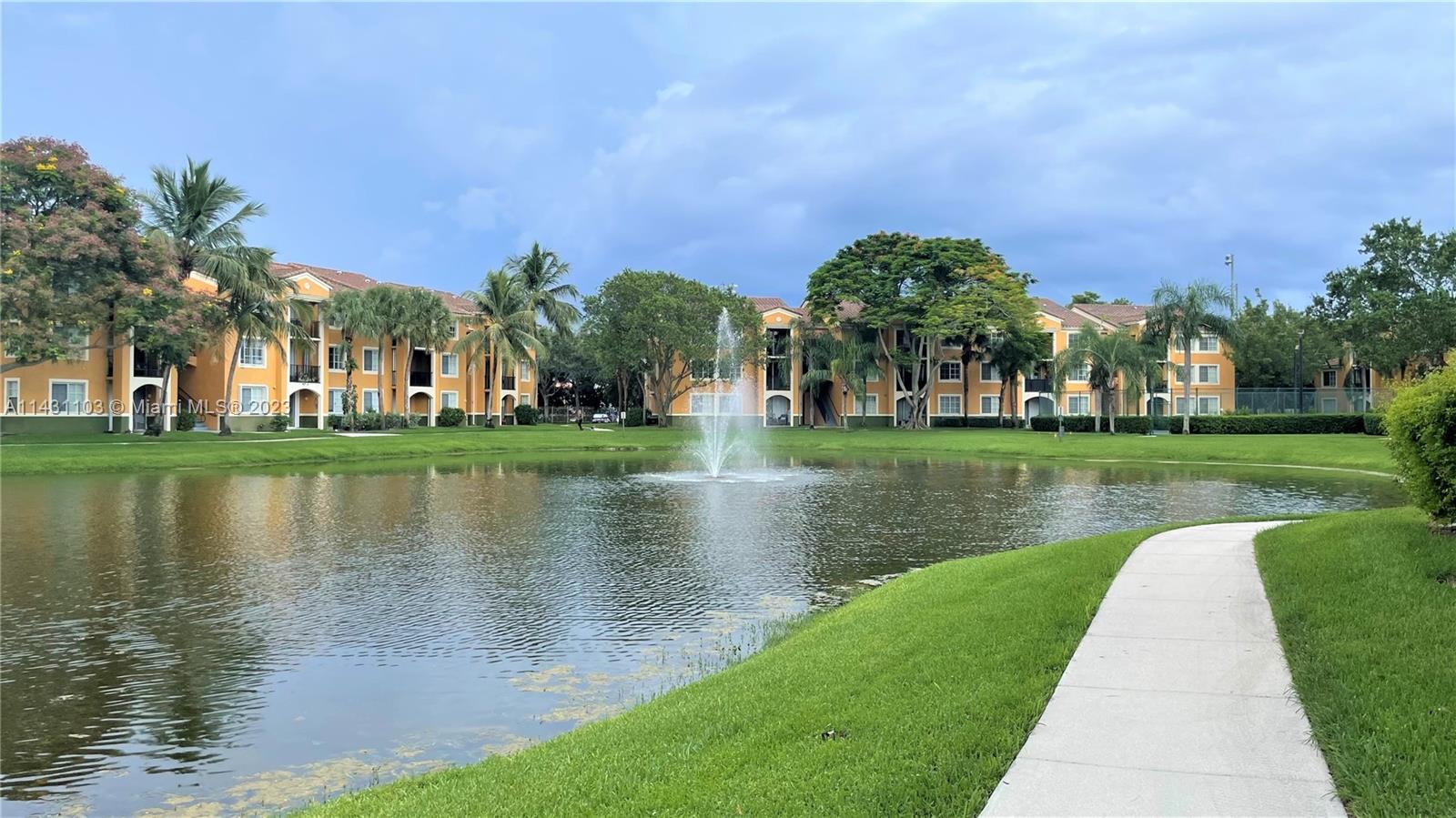 2090 W W Preserve Way Unit: 305