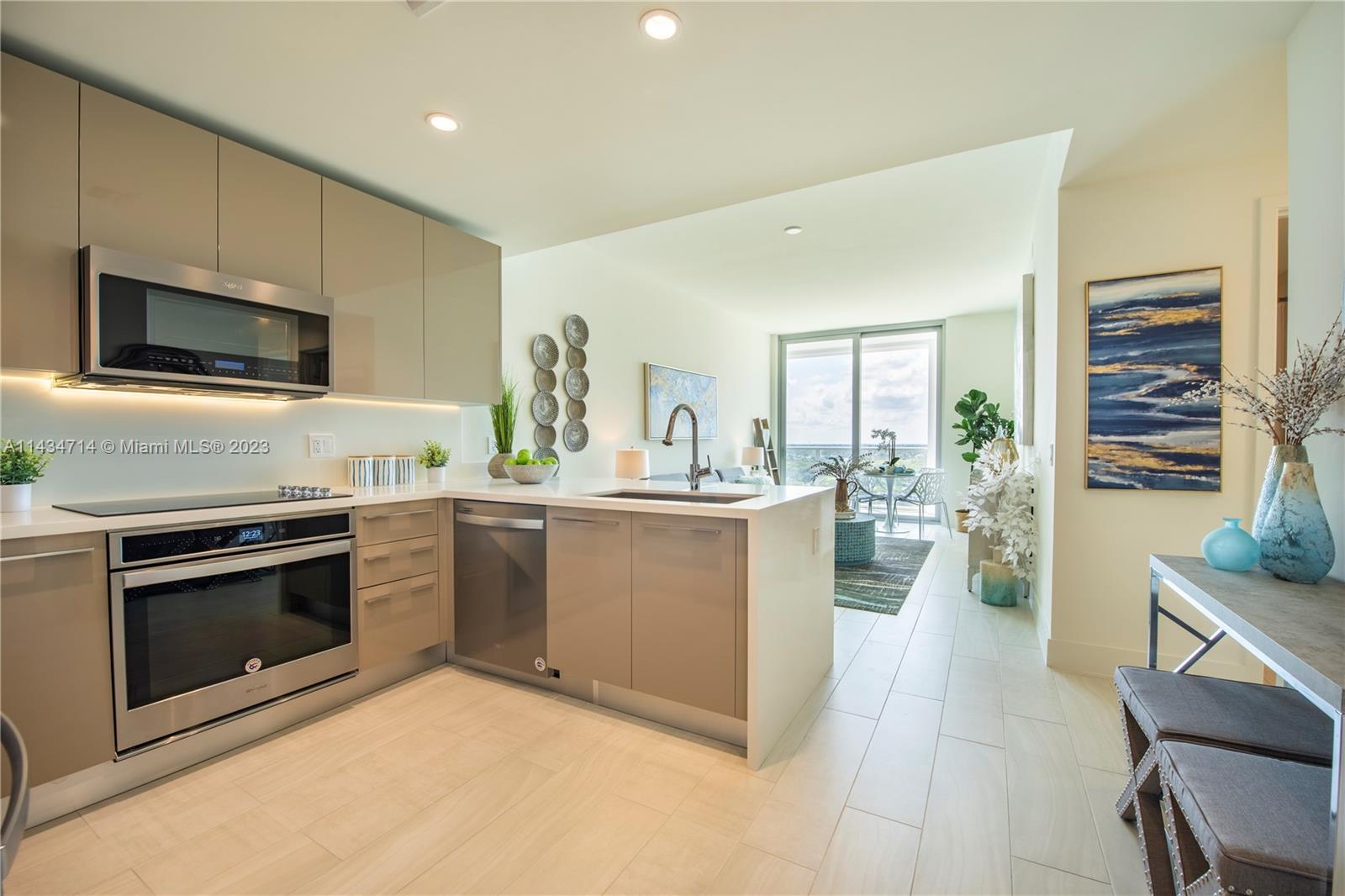 2000 Metropica Way Unit: 908