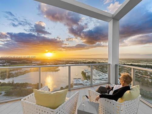 2000 Metropica Way Unit: 908