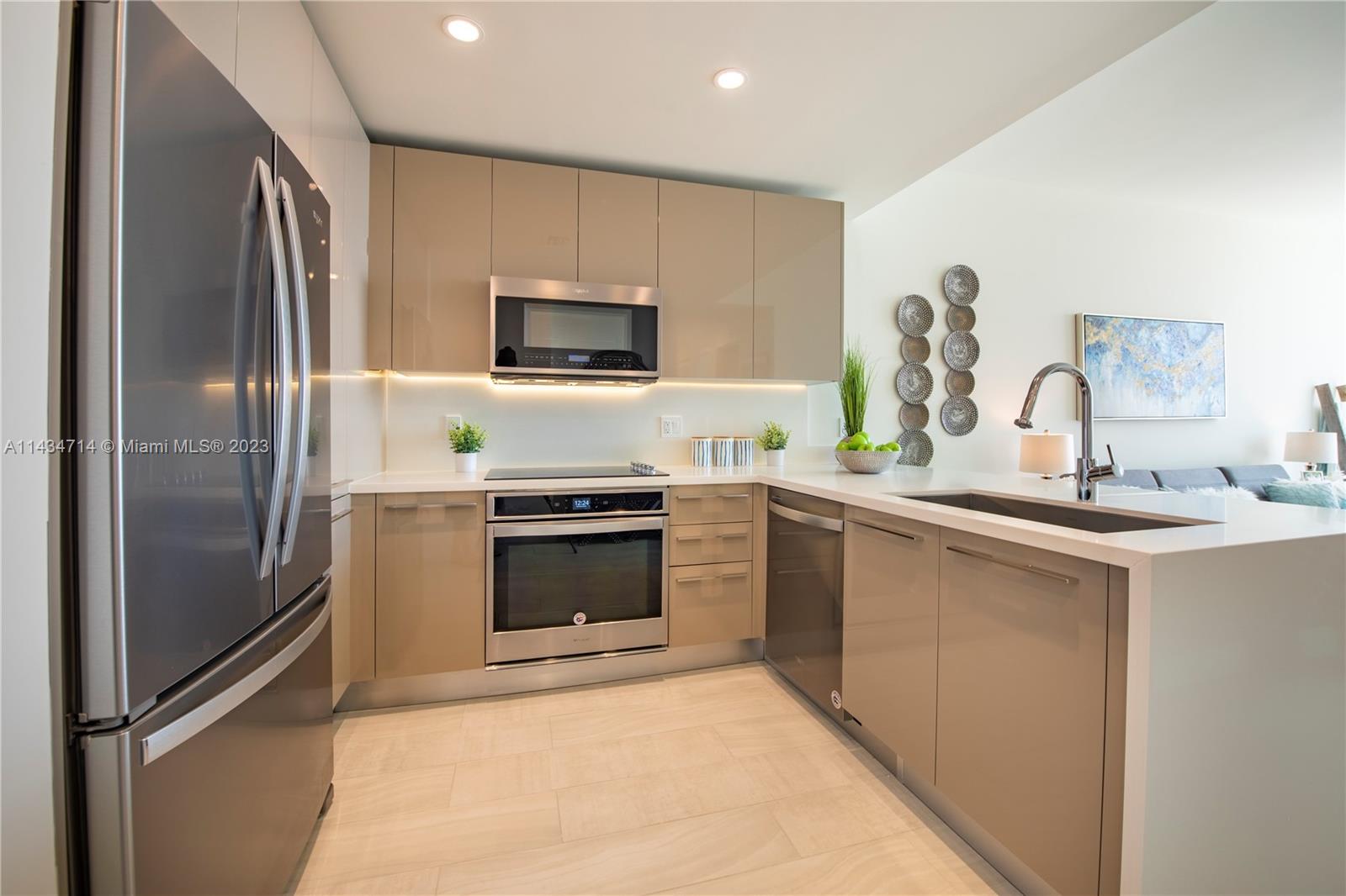 2000 Metropica Way Unit: 908