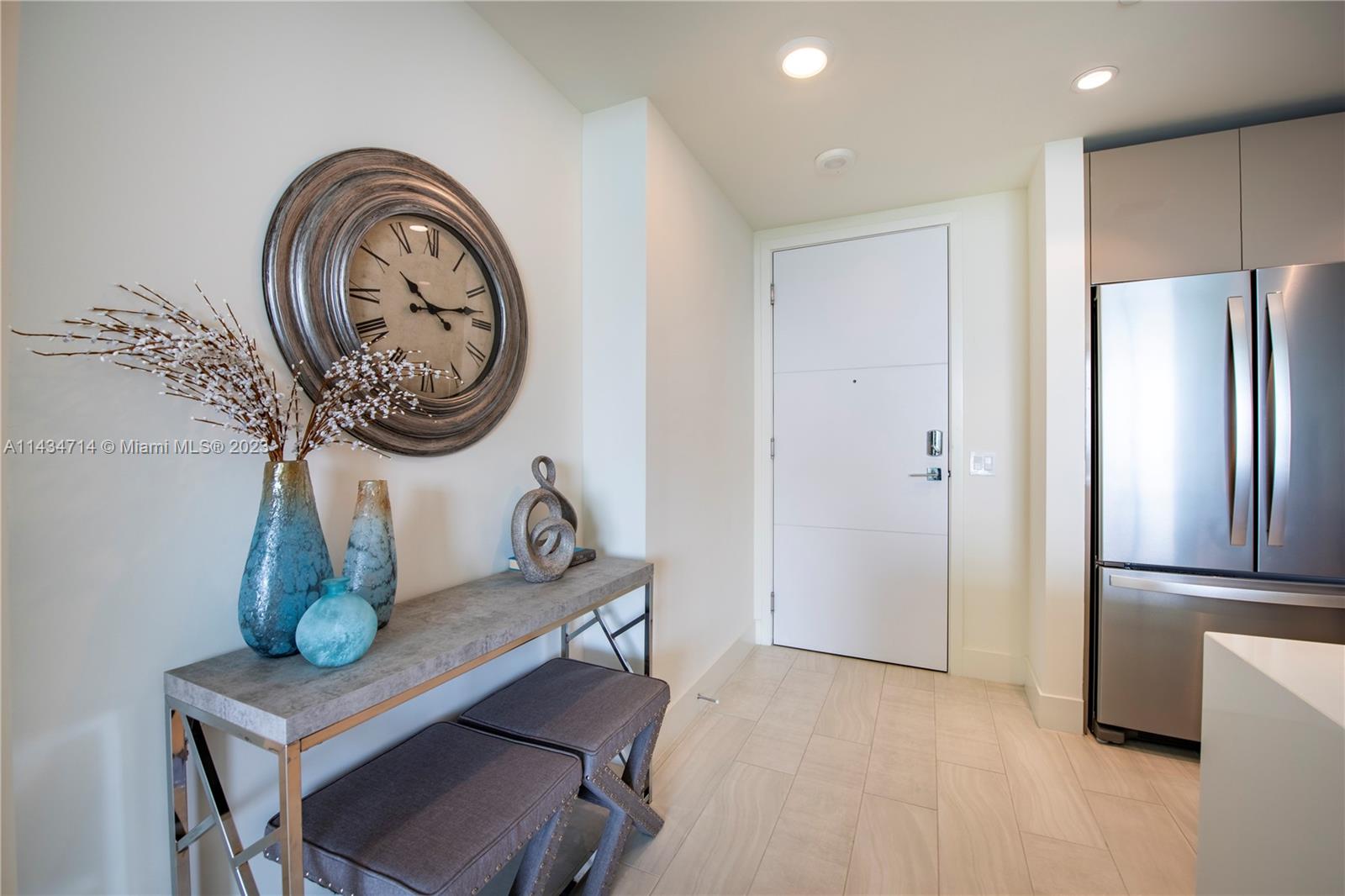 2000 Metropica Way Unit: 908