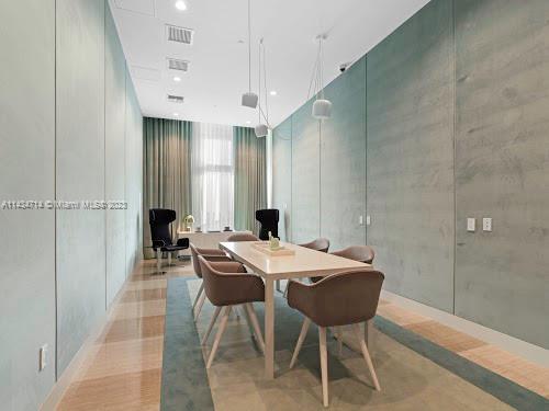2000 Metropica Way Unit: 908
