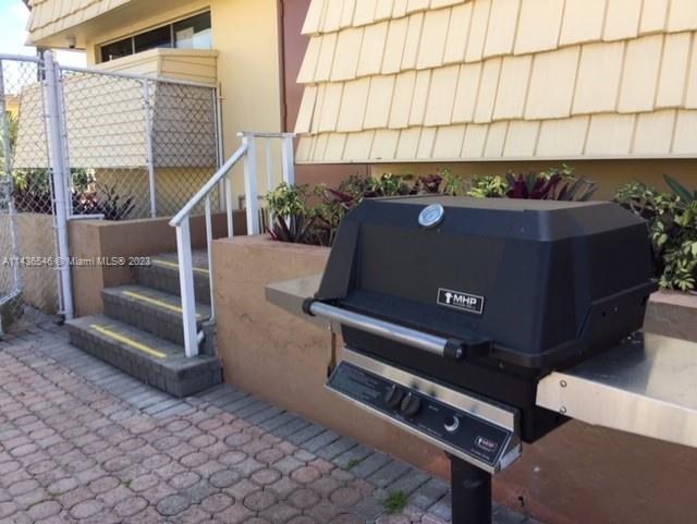 8305 Sunrise Lakes Blvd Unit: 206