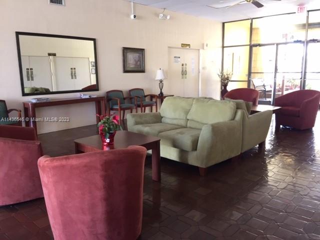 8305 Sunrise Lakes Blvd Unit: 206
