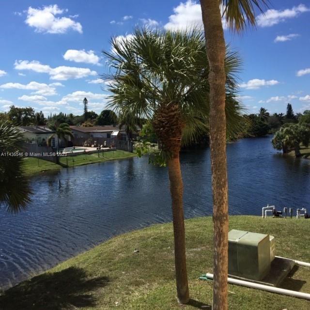 8305 Sunrise Lakes Blvd Unit: 206