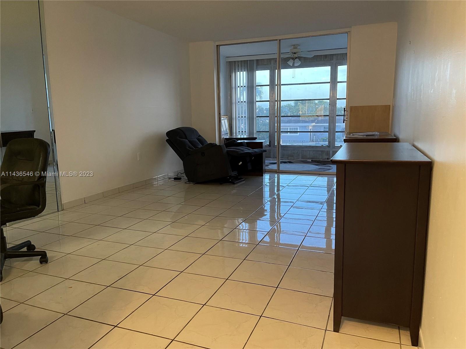 8305 Sunrise Lakes Blvd Unit: 206