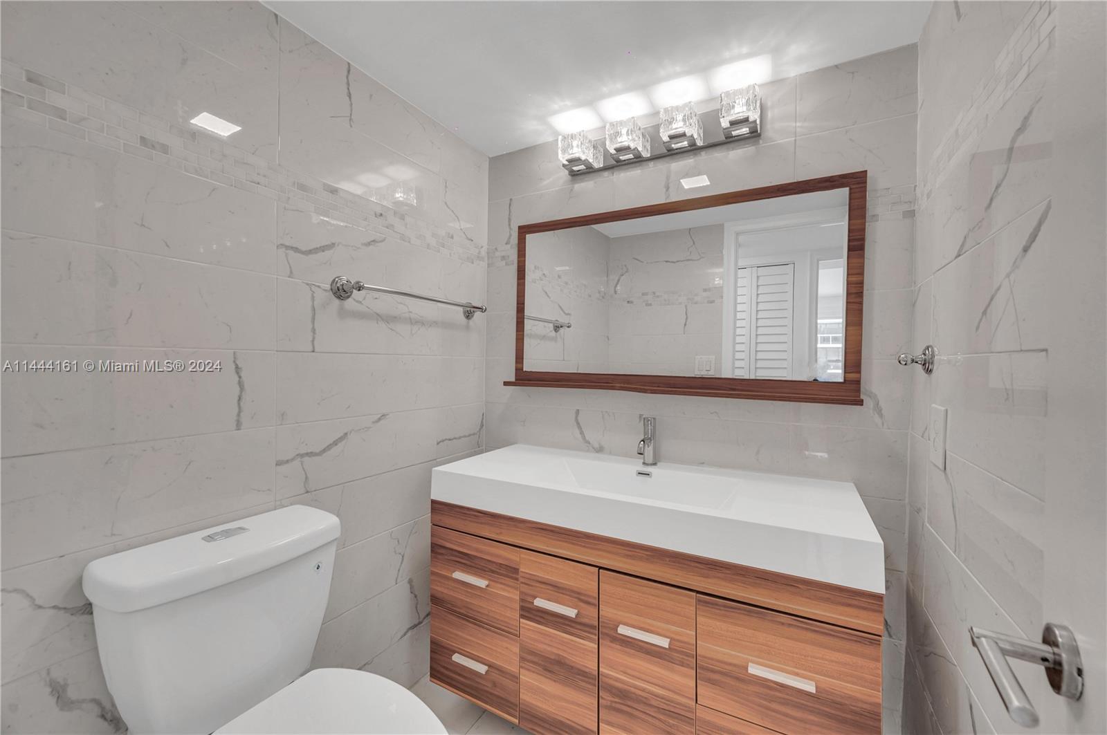11 Island Ave Unit: 2007