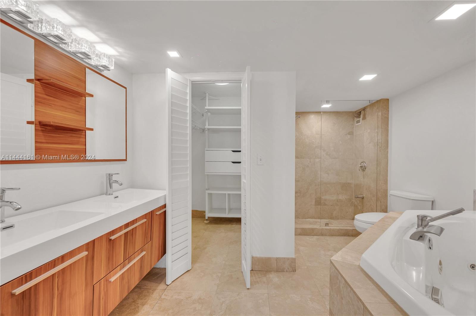 11 Island Ave Unit: 2007