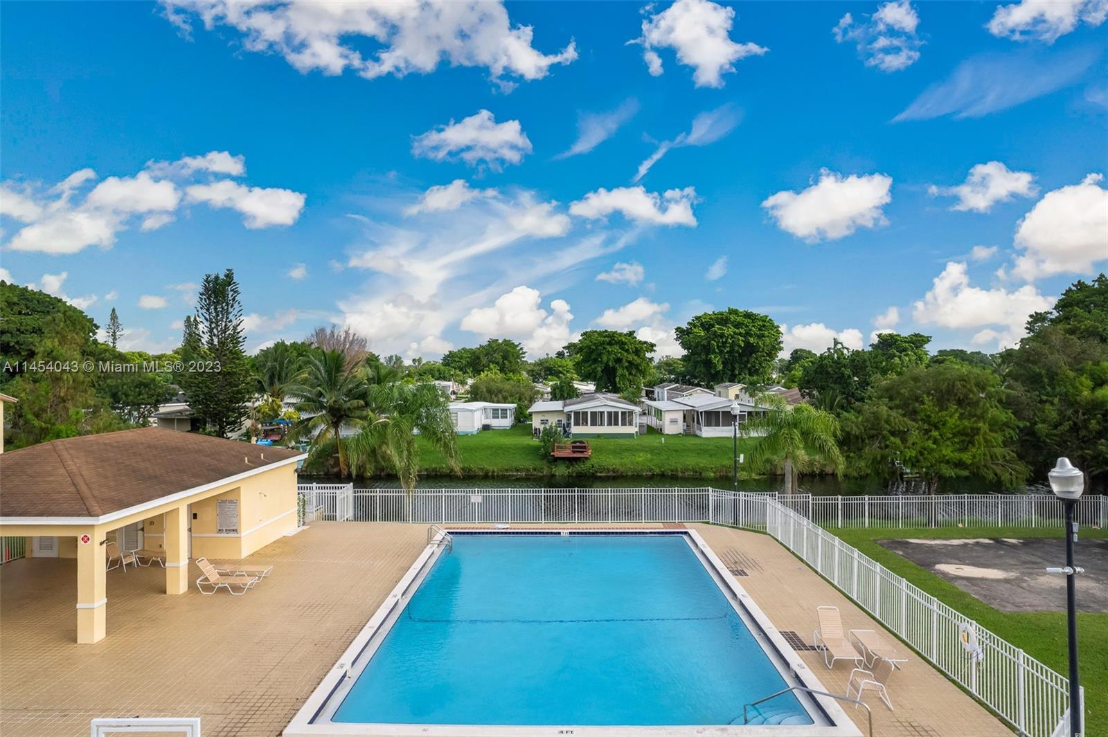 6621 Winfield Blvd Unit: 1