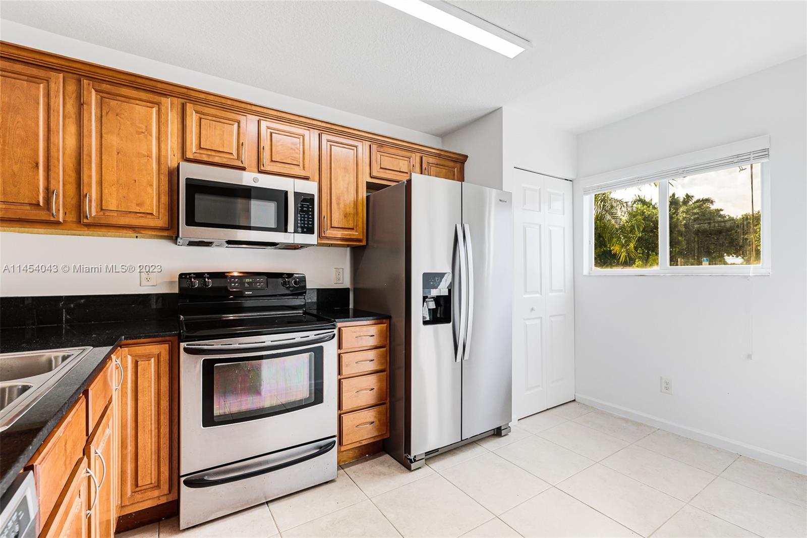 6621 Winfield Blvd Unit: 1