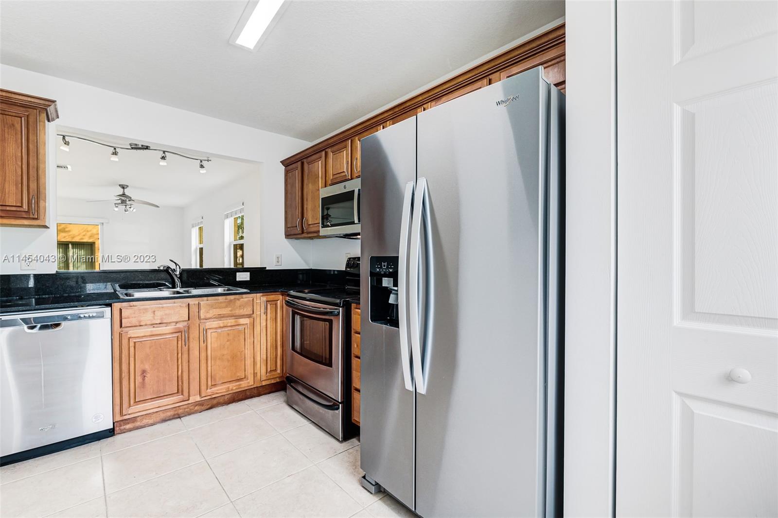 6621 Winfield Blvd Unit: 1