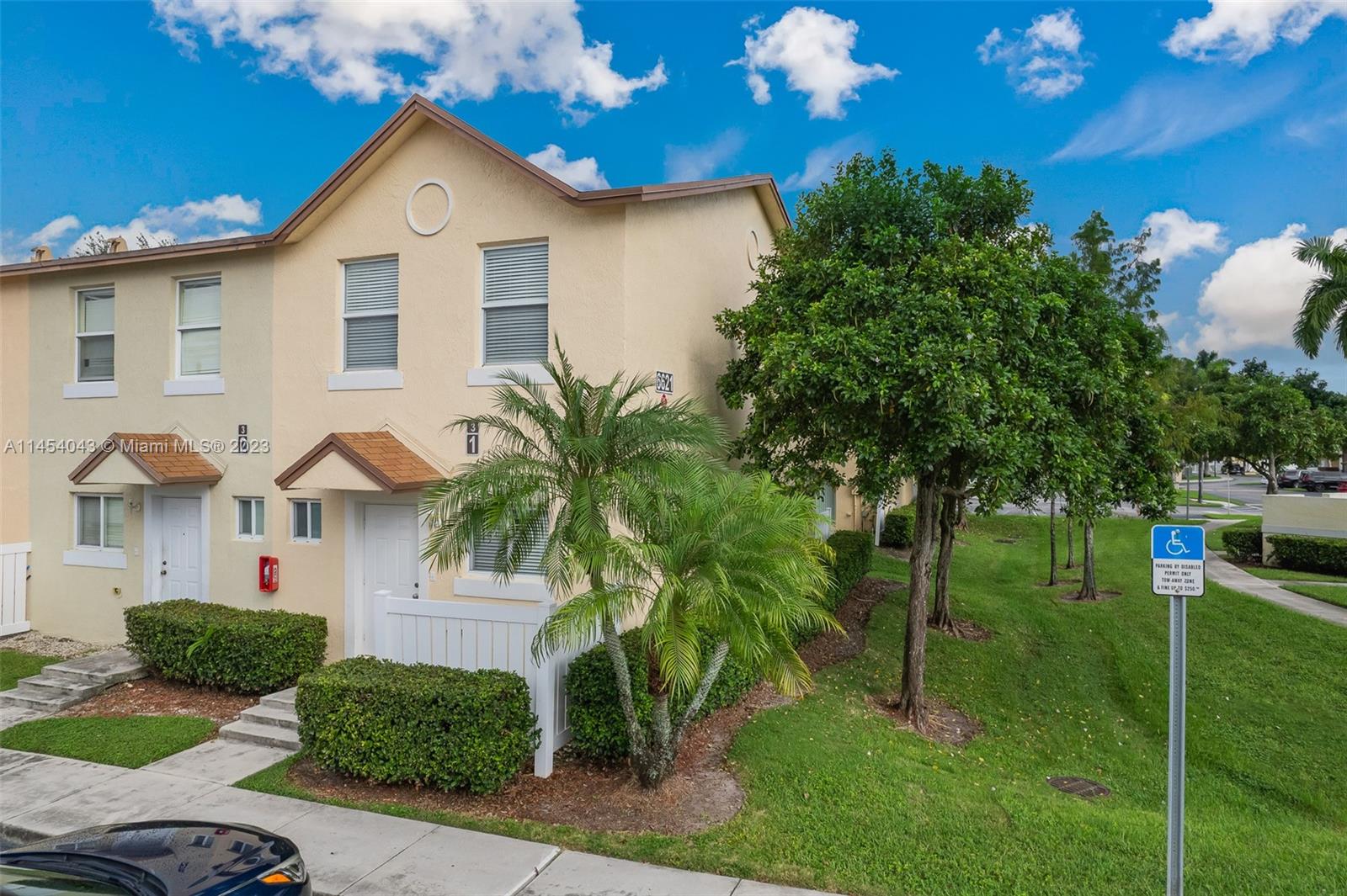 6621 Winfield Blvd Unit: 1