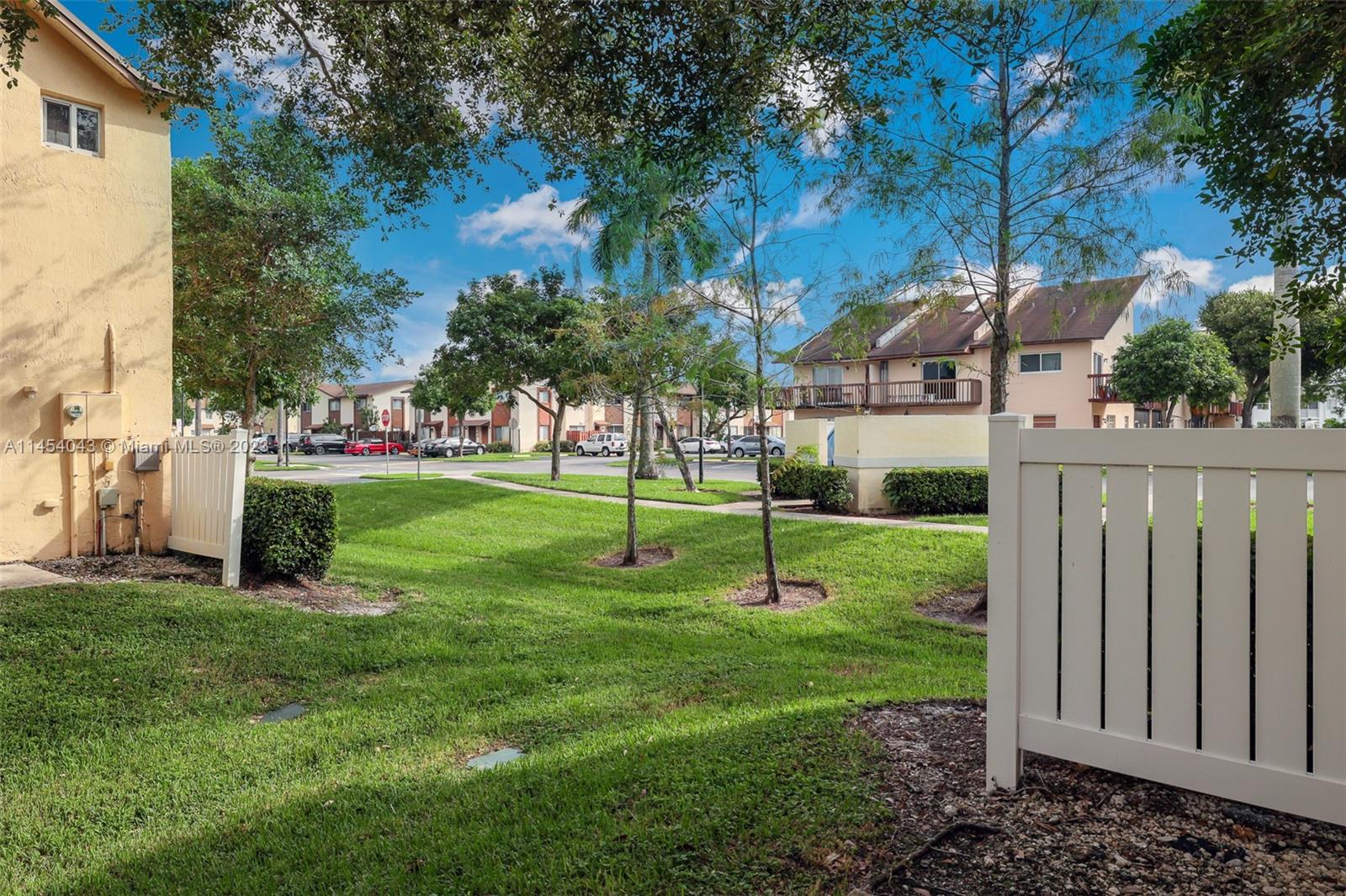 6621 Winfield Blvd Unit: 1