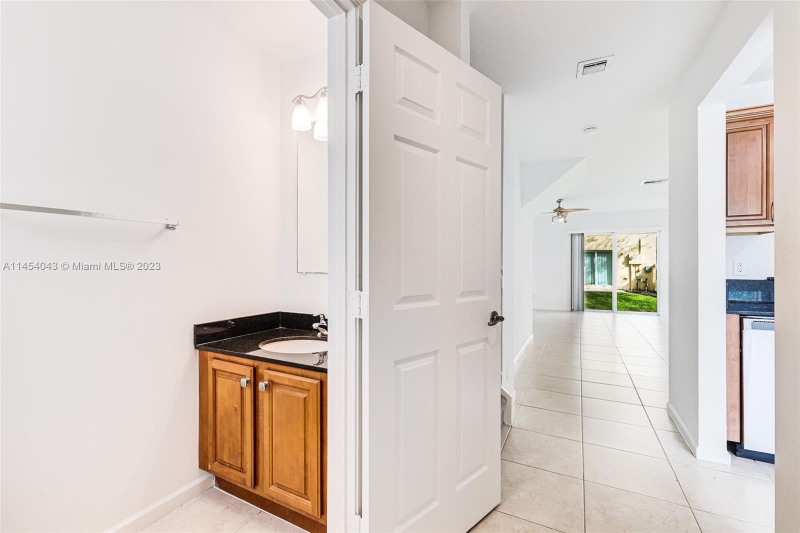 6621 Winfield Blvd Unit: 1