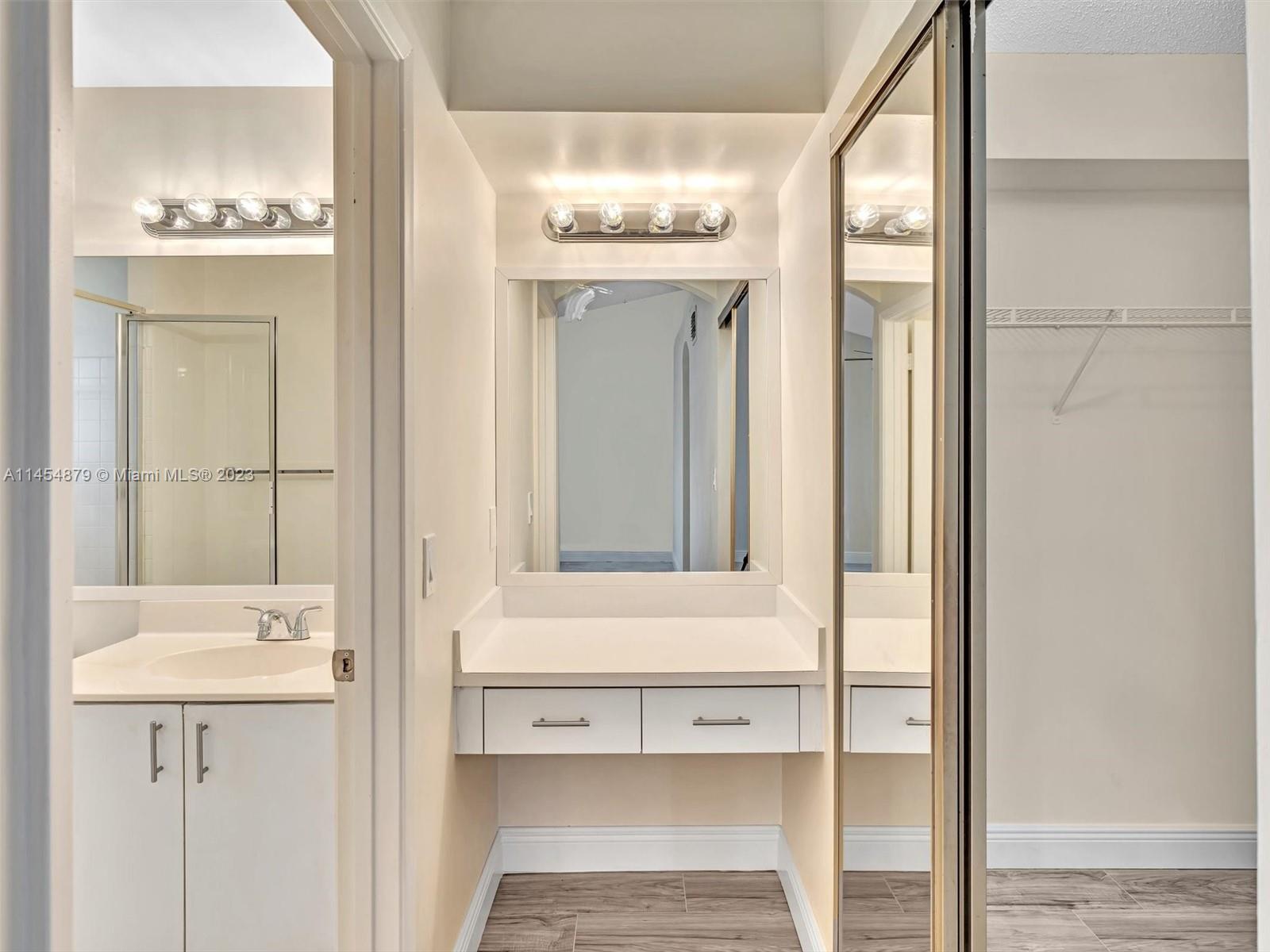 4802 Grapevine Way Unit: 4802