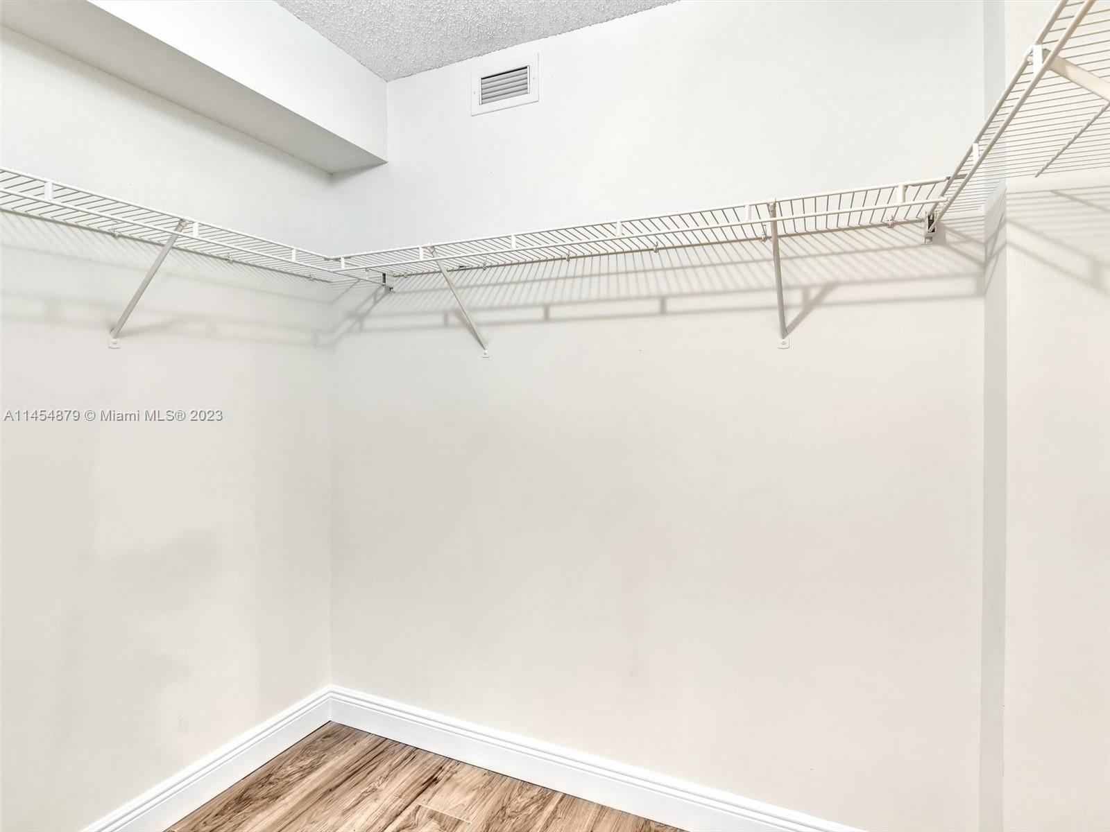 4802 Grapevine Way Unit: 4802