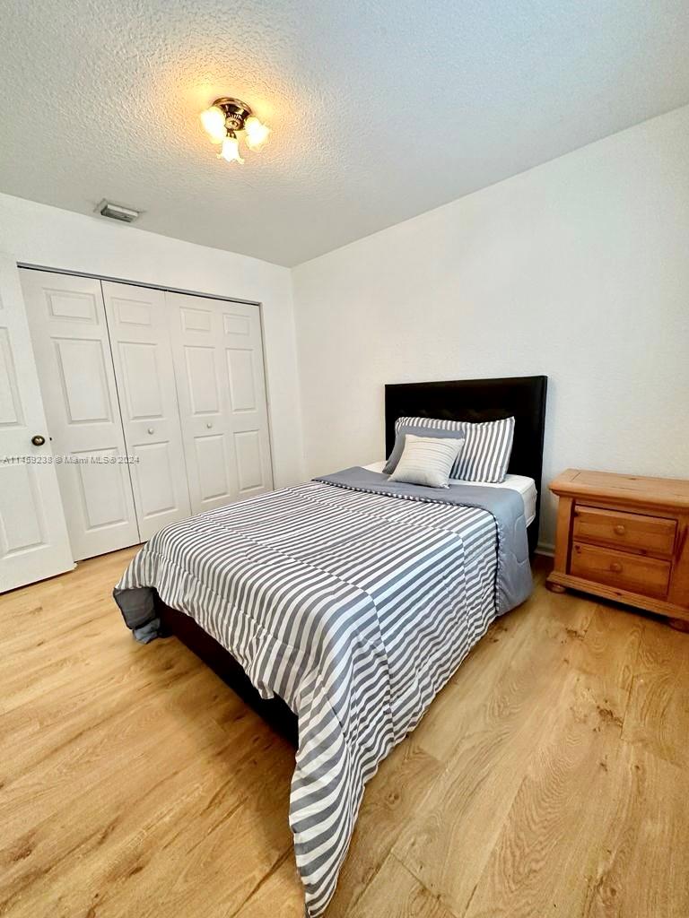 1509 Sunset Way