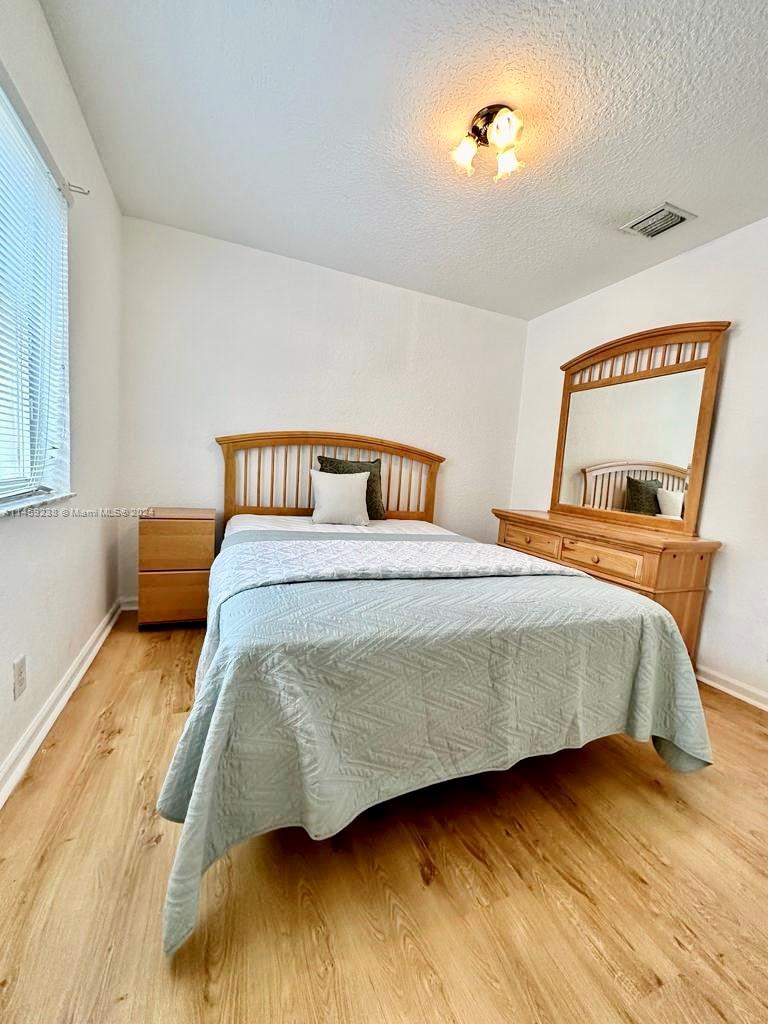 1509 Sunset Way