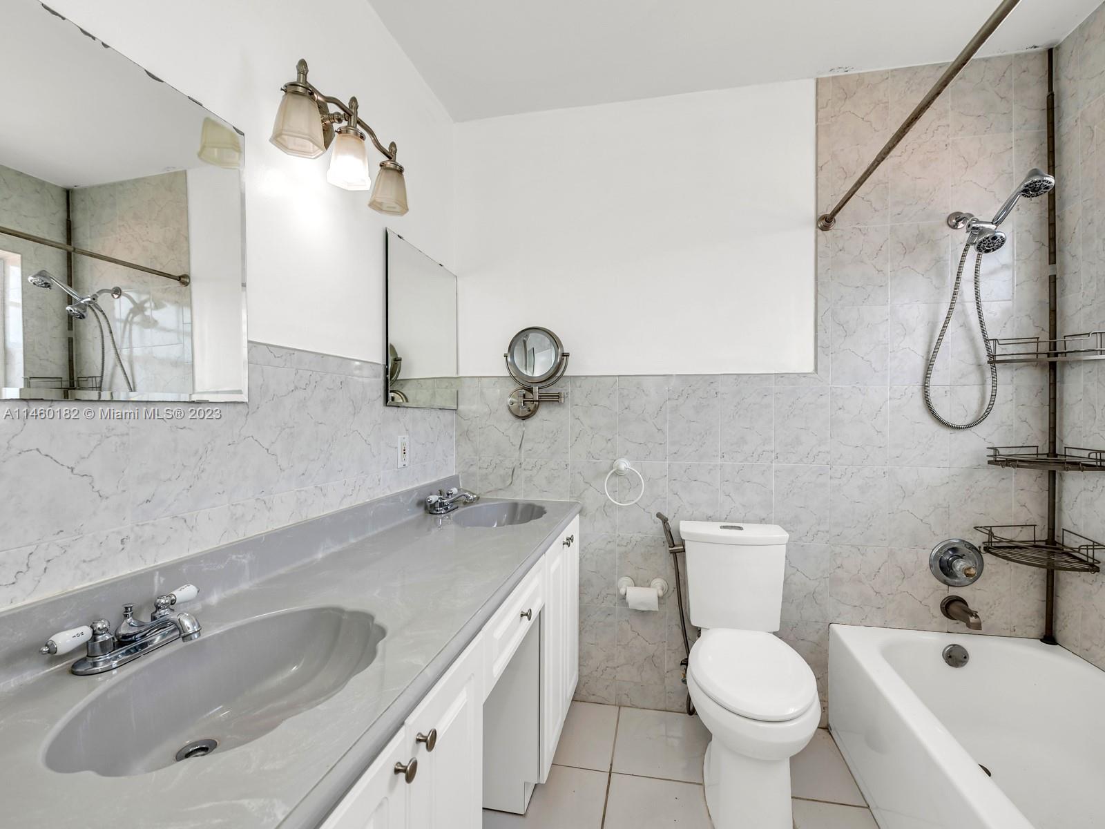 131 W 18th St
