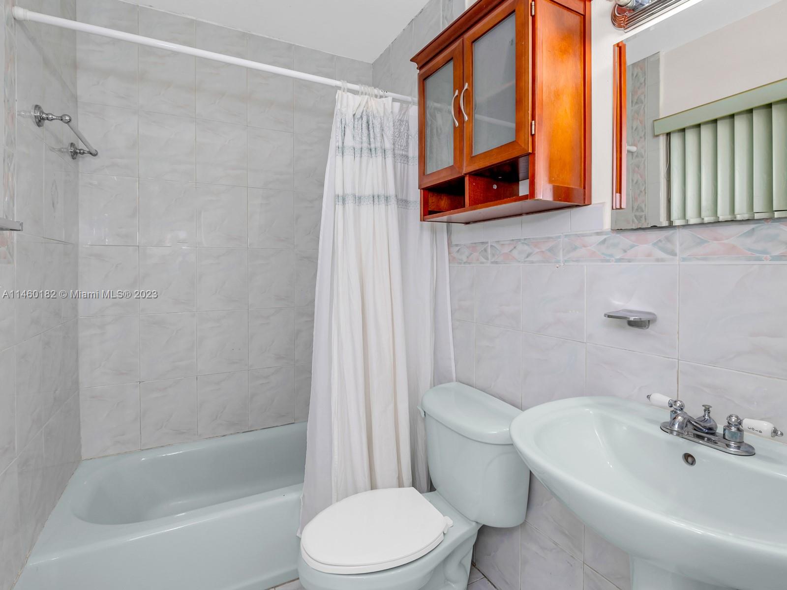131 W 18th St