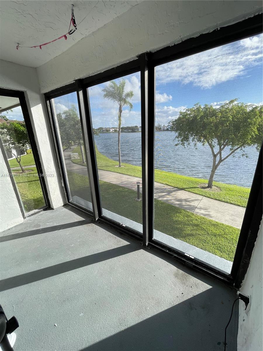 204 Lake Pointe Dr Unit: 203