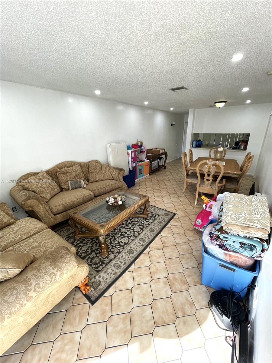 204 Lake Pointe Dr Unit: 203