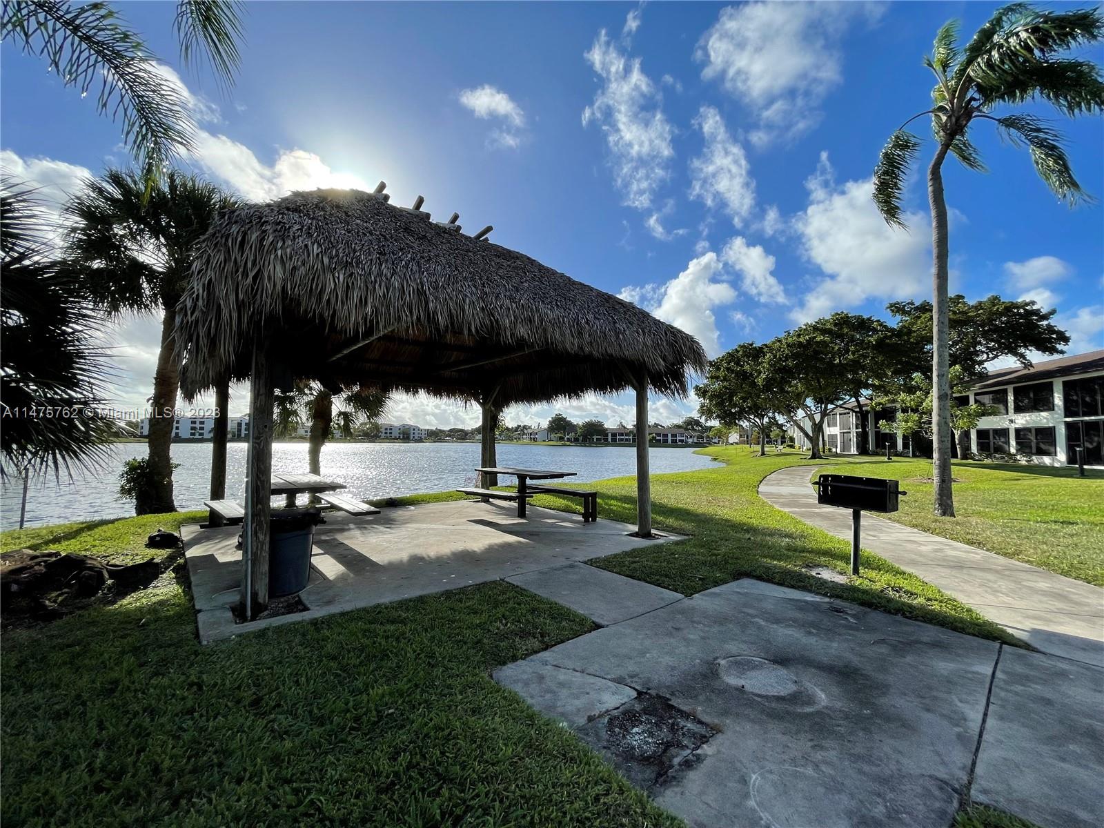 204 Lake Pointe Dr Unit: 203
