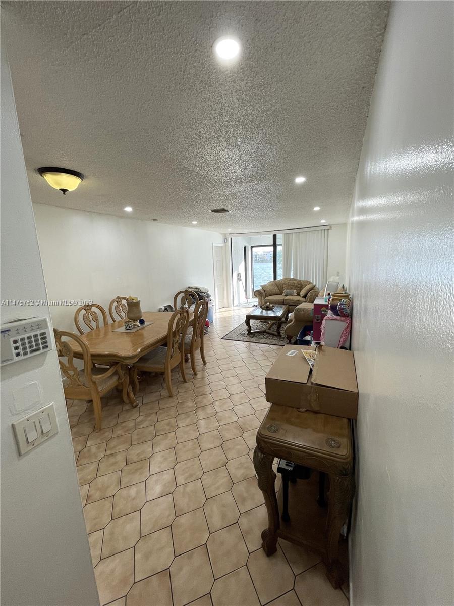 204 Lake Pointe Dr Unit: 203