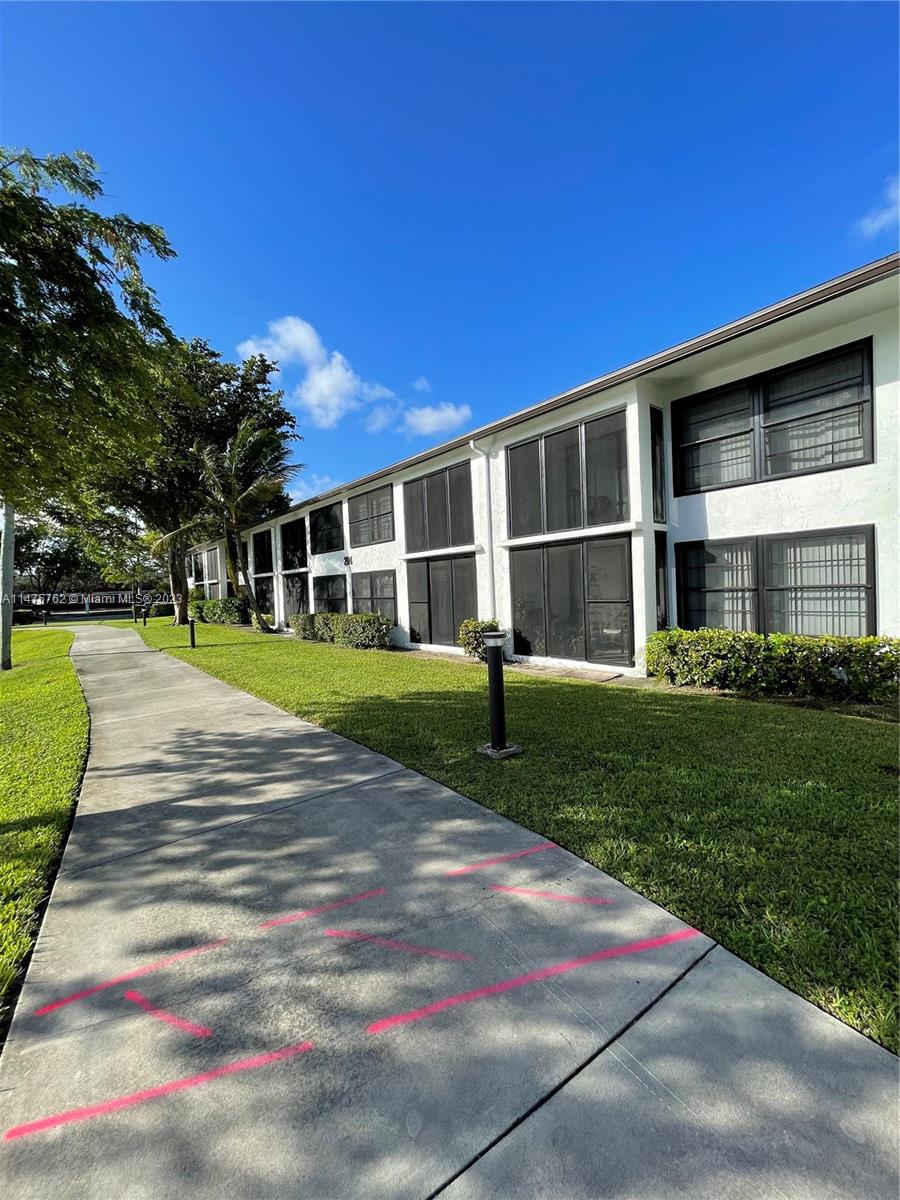 204 Lake Pointe Dr Unit: 203
