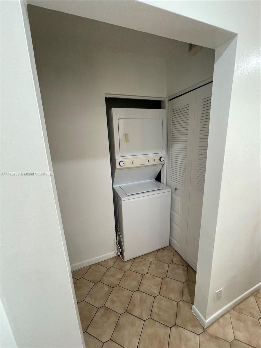 204 Lake Pointe Dr Unit: 203
