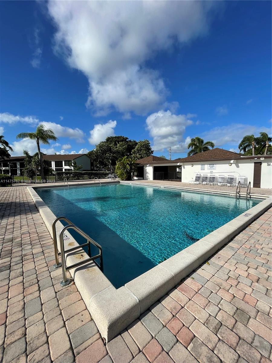 204 Lake Pointe Dr Unit: 203