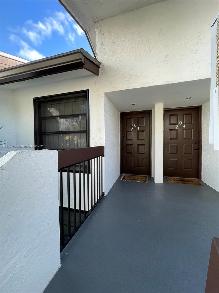 204 Lake Pointe Dr Unit: 203