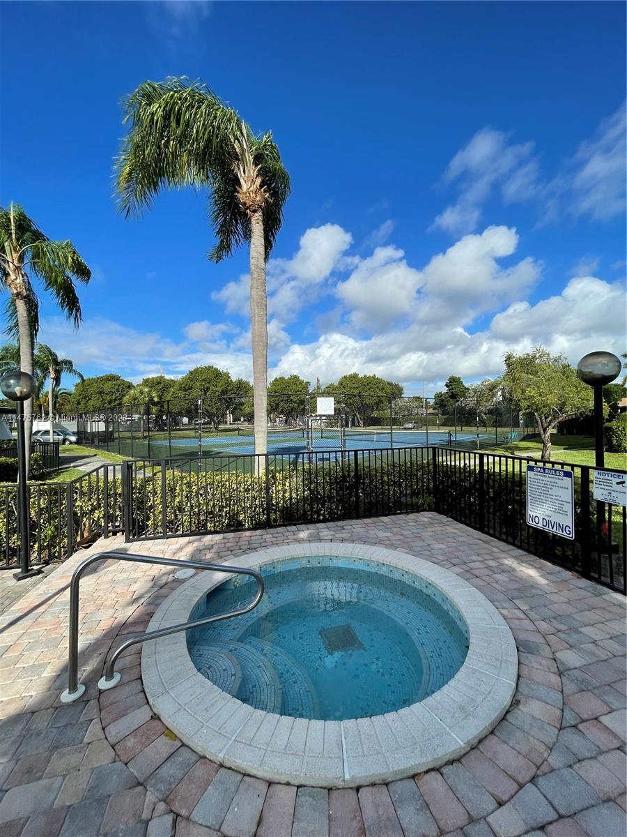 204 Lake Pointe Dr Unit: 203